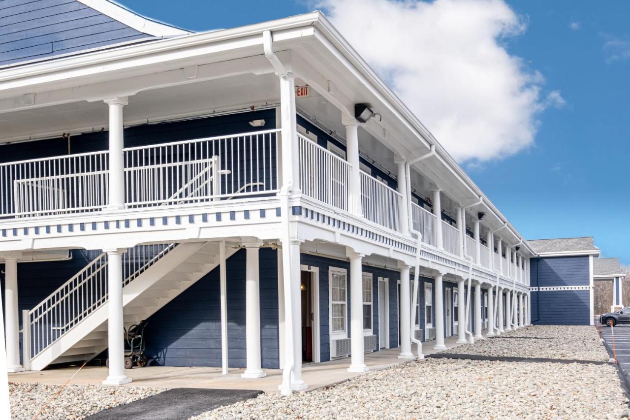 Hilltop Inn & Suites, Near Foxwoods Casino North Stonington Exterior foto